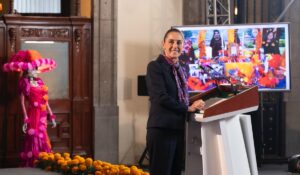 Entre catrinas y cempasúchil, Sheinbaum aplaudió la relevancia del Día de Muertos, superando a la influencia del Halloween