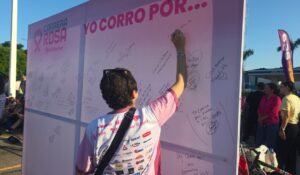 Correr con el corazón: Claudia Soto encabeza la lucha y la prevención en la Carrera Rosa Delia Barraza 2026