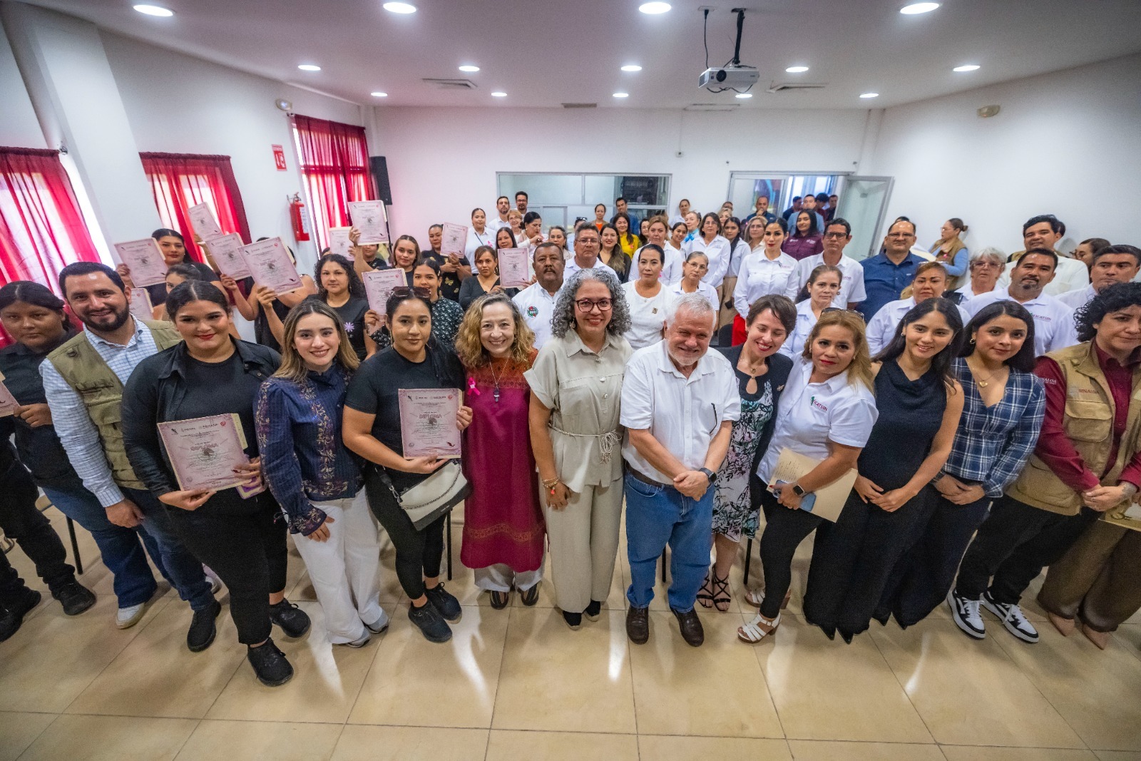 Clausura Graciela Domínguez cursos de corte de cabello en Cristo Rey, Escuinapa