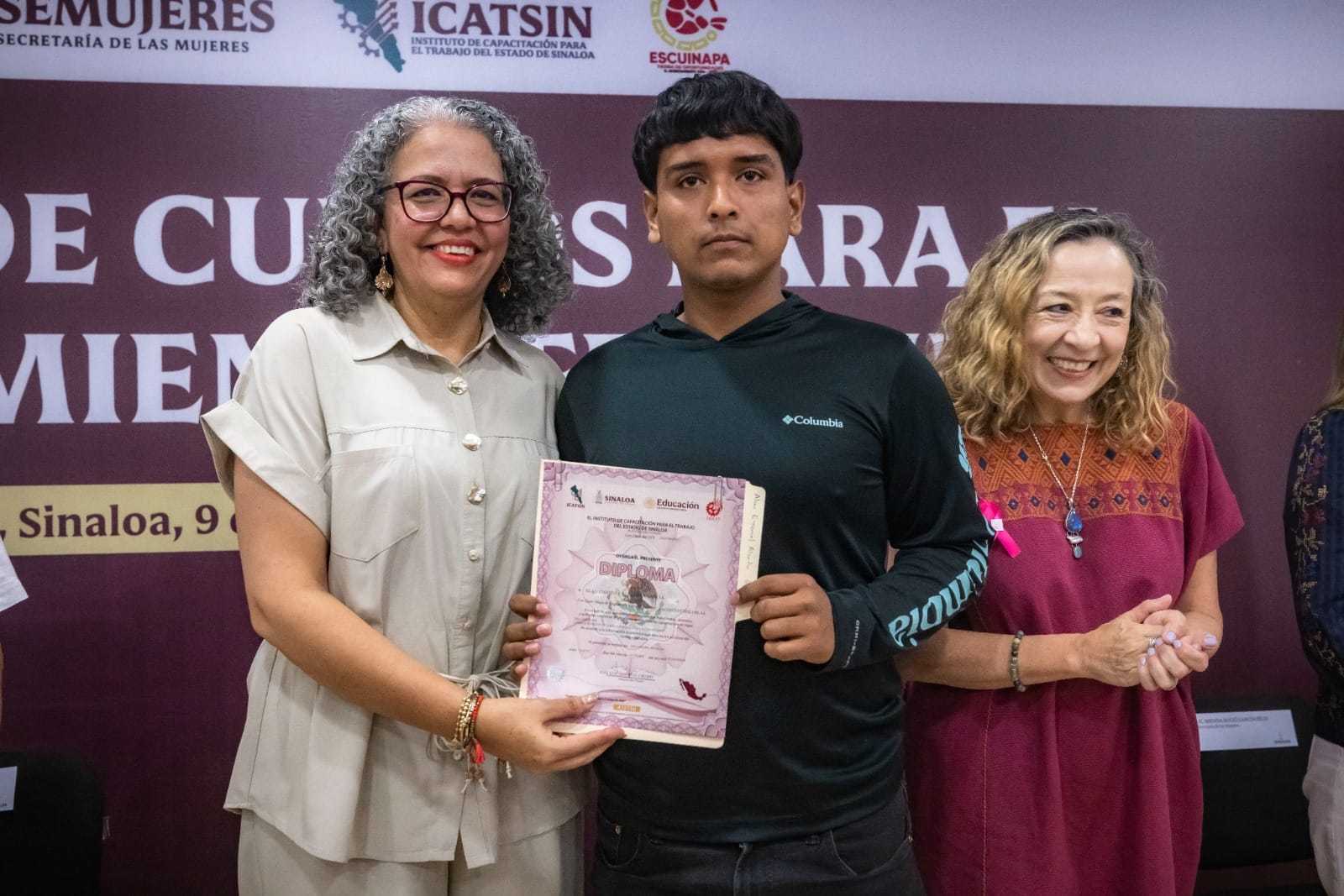 Clausura Graciela Domínguez cursos de corte de cabello en Cristo Rey, Escuinapa