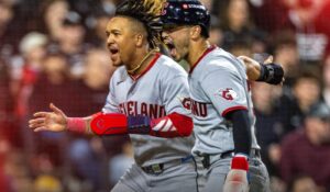 Cleveland obliga a un quinto y definitivo juego en la Serie Divisional de la Liga Americana