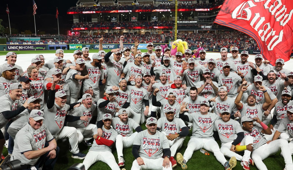 Cleveland derrota a White Sox y avanza hacia la Serie Mundial