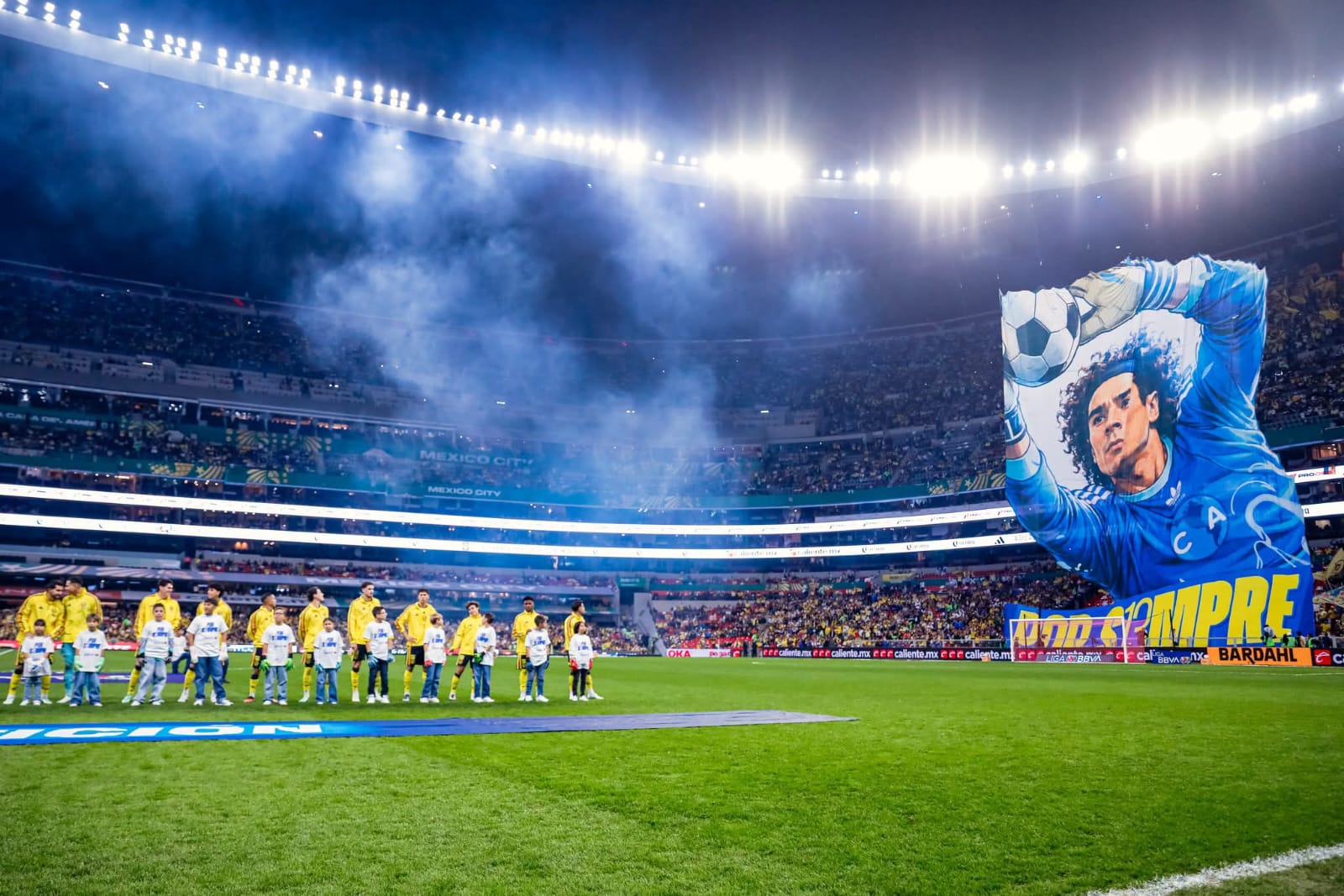 Club América homenajea a Memo Ochoa