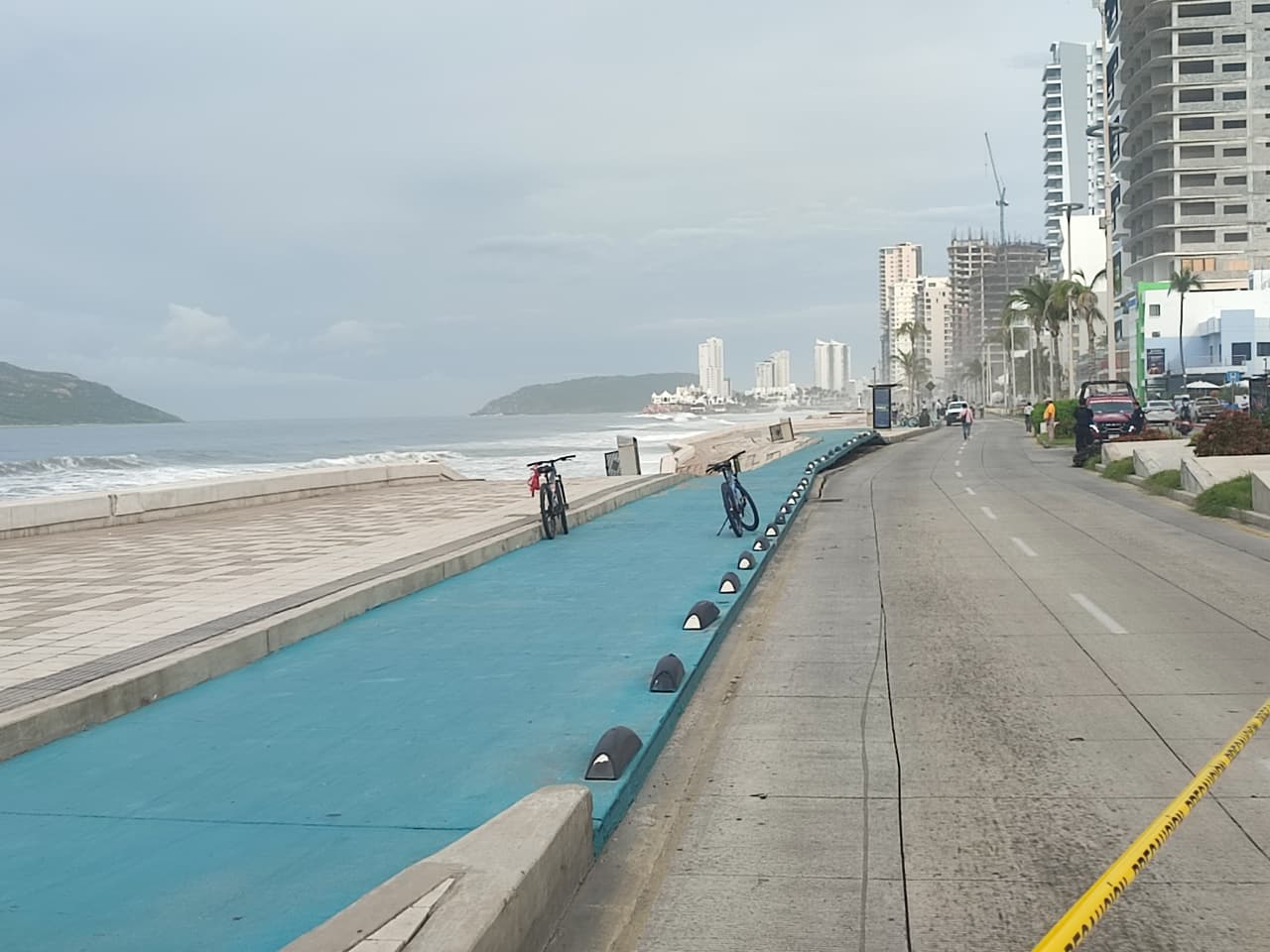 Colapsa tramo de malecón de Mazatlán