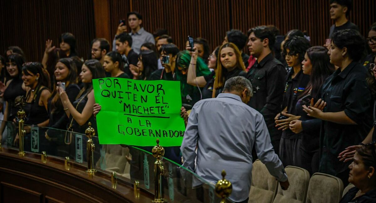 Guerreros Azules se manifiestan en el Congreso, acusan incumplimiento de acuerdos por parte del Gobierno con policías jubilados de Mocorito y Angostura