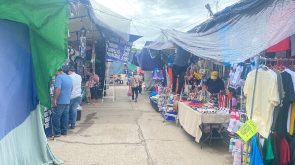 Comerciantes reportan bajas ventas durante el primer fin de semana de la Feria del Rosario en Guasave