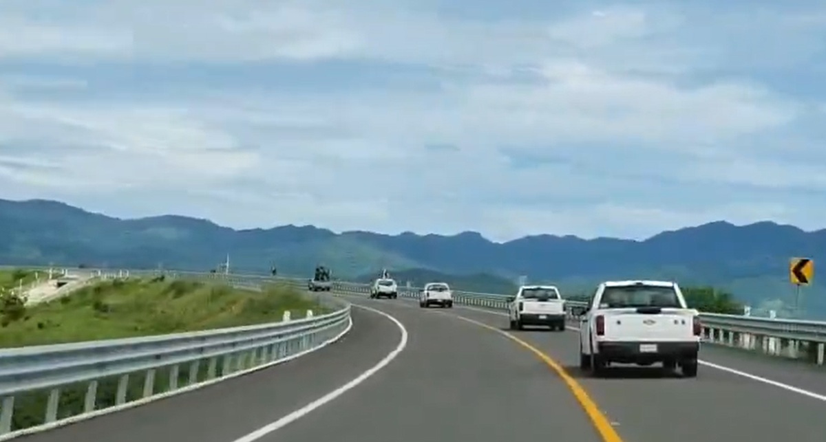 Comitiva de la CNPC rumbo a Mazatlán, Sinaloa