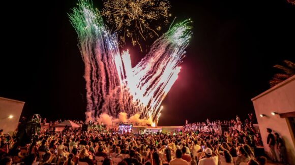 ¡Mazatlán, Sinaloa, canta frente al mar! Fuegos artificiales y 750 asistentes inauguran el Festival Cultural 2026