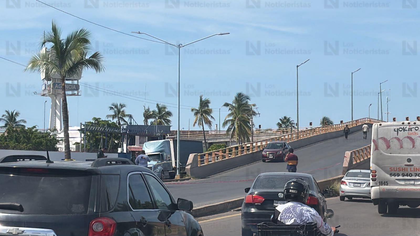 Un conductor resulta herido de bala cerca de puente vehicular al norte de Mazatlán