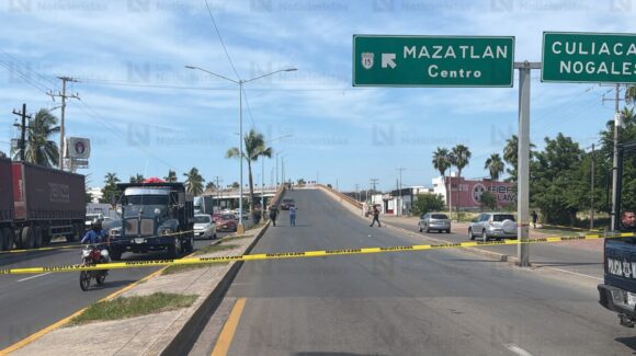 Un conductor resulta herido de bala cerca de puente vehicular al norte de Mazatlán
