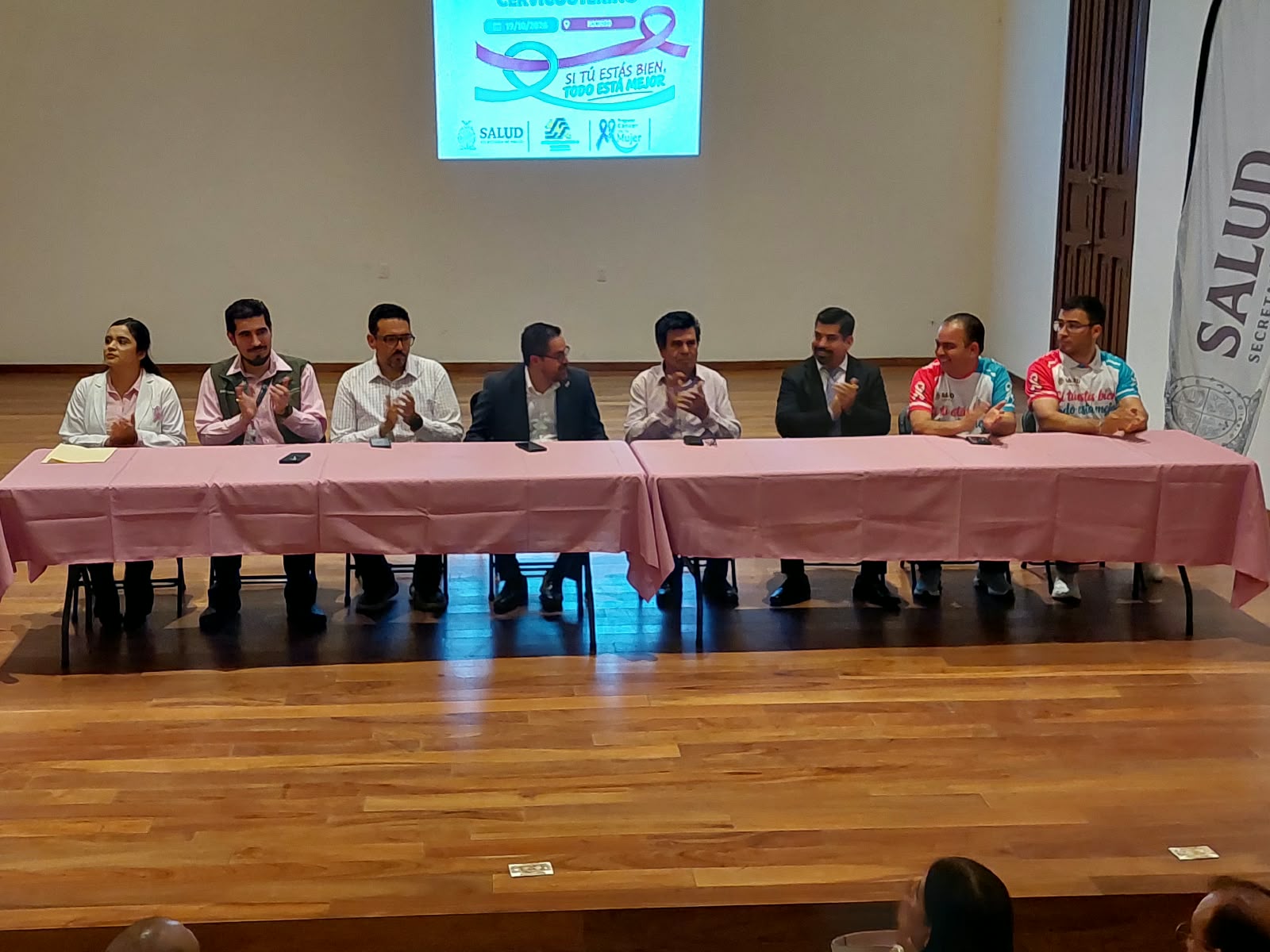 Conferencia sobre el cáncer de mama en Mocorito