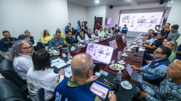 Gobernadora Graciela Domínguez instruye mantener vigilancia por ‘Simón’; más de 15 mil efectivos están disponibles en Sinaloa