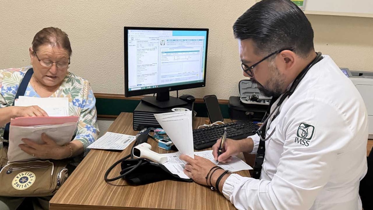 Consulta con médico especialista del IMSS