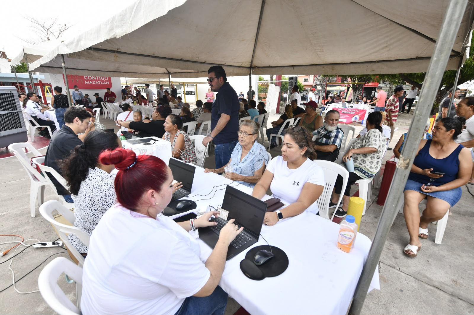 La jornada 65 de 'Contigo Mazatlán, Sinaloa' atendió a 59 personas con solicitudes de movilidad, convenios de pago y pavimentación.