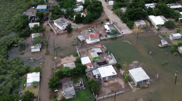 Inundación histórica en Cospita, Culiacán: agua sube hasta 80 centímetros y afecta a 75 familias