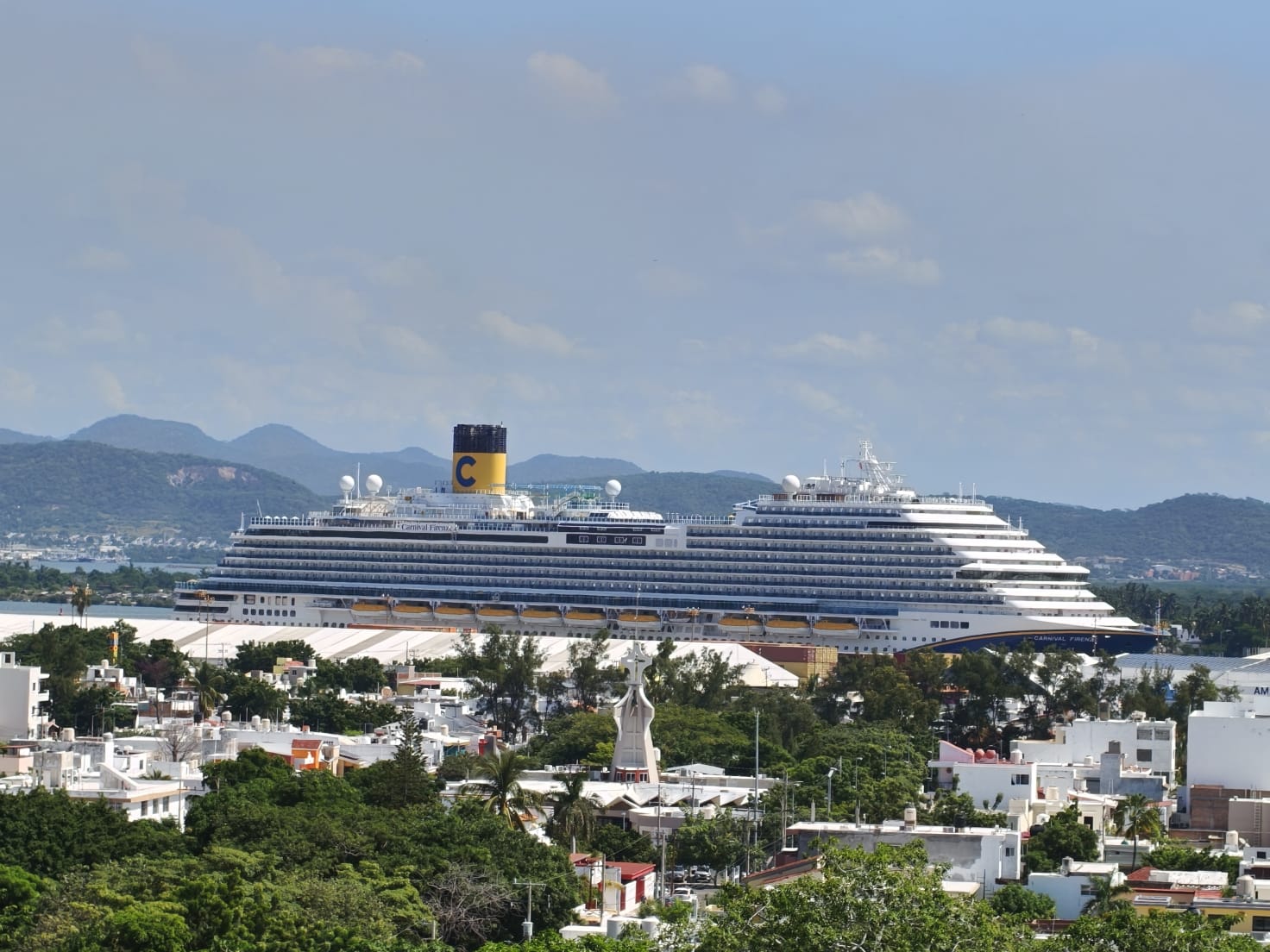 Carnival Firenze llega a Mazatlán