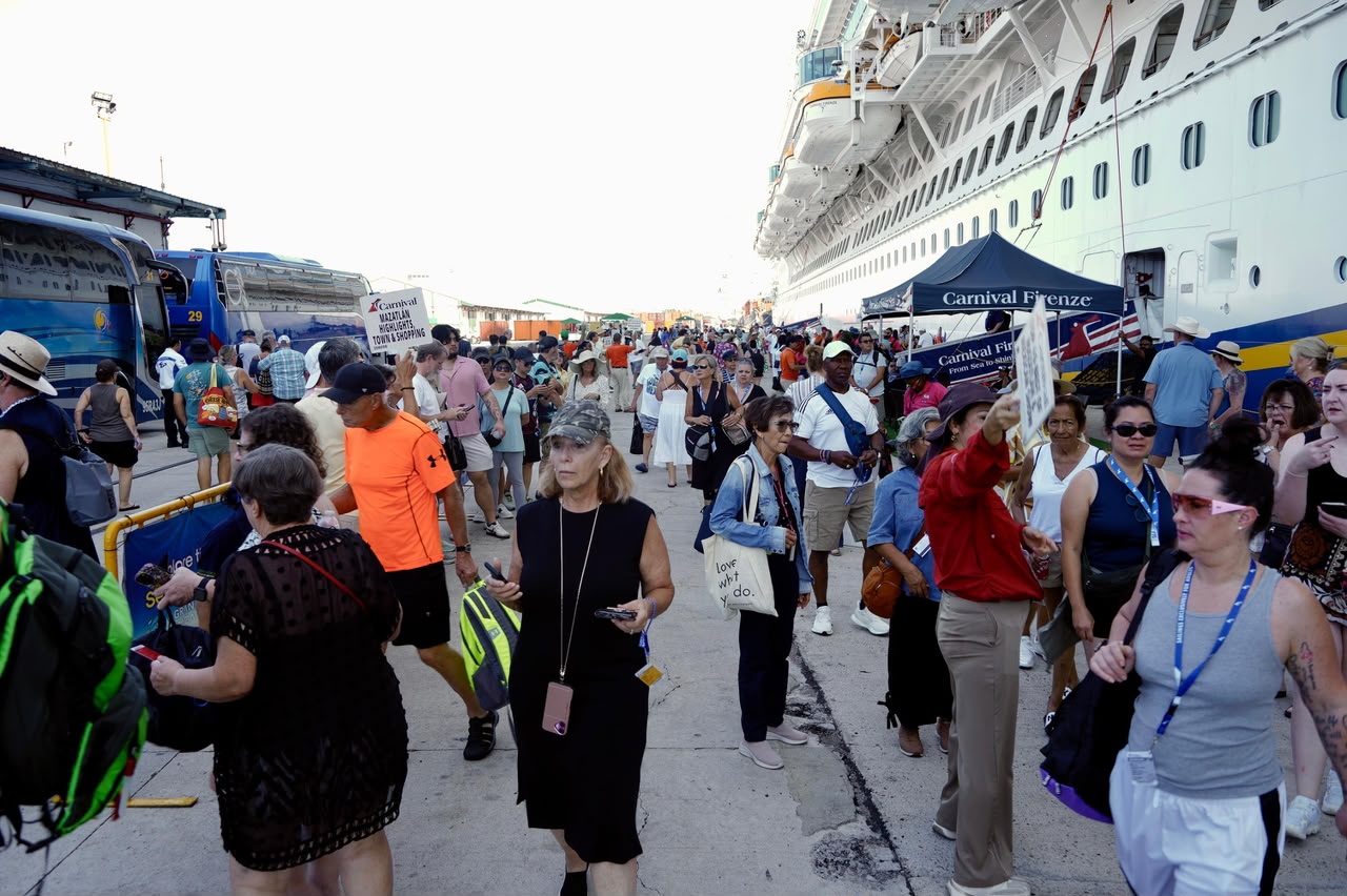 Carnival Firenze llega a Mazatlán