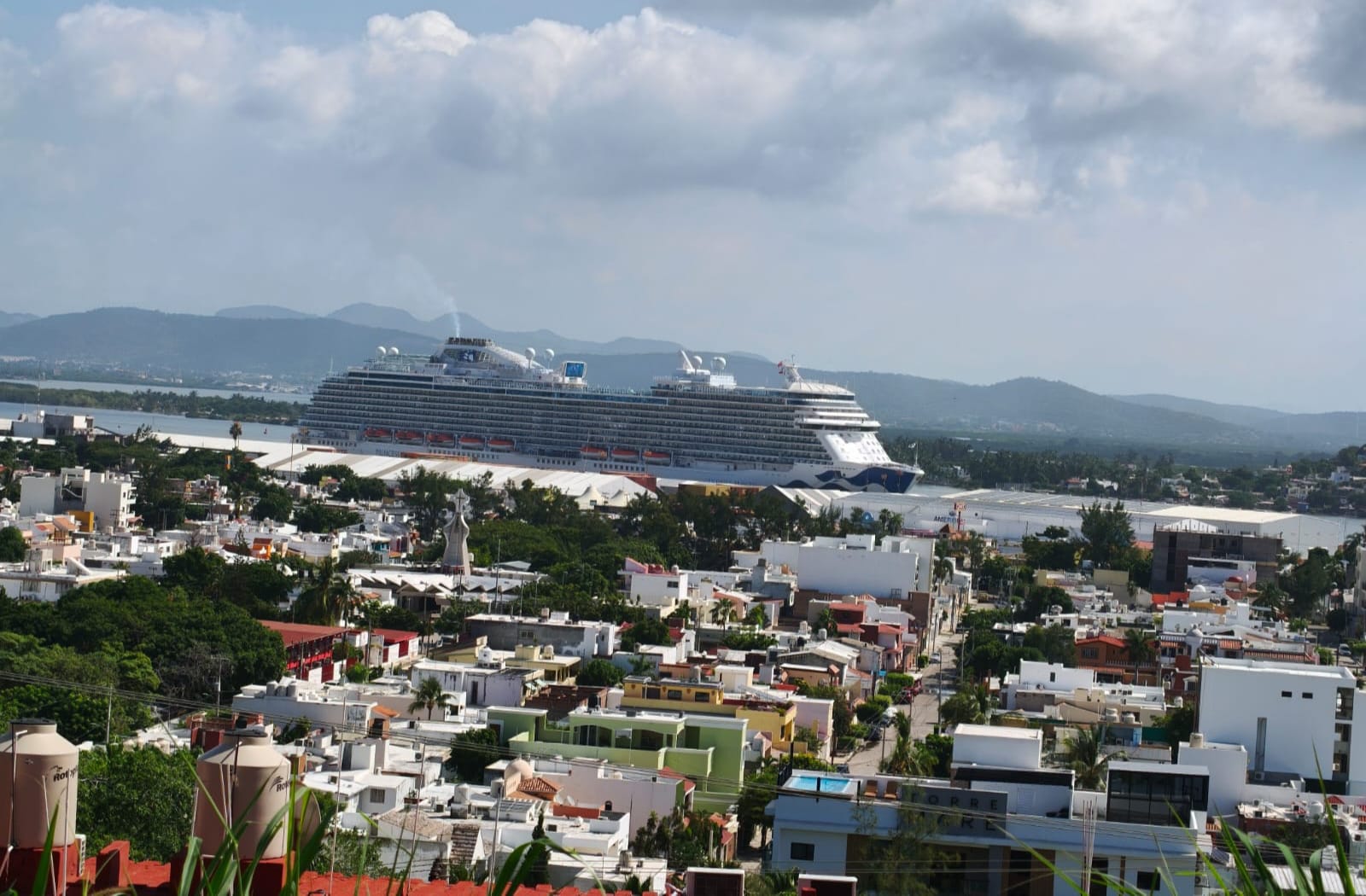 Crucero Discovery Princess llega a Mazatlán