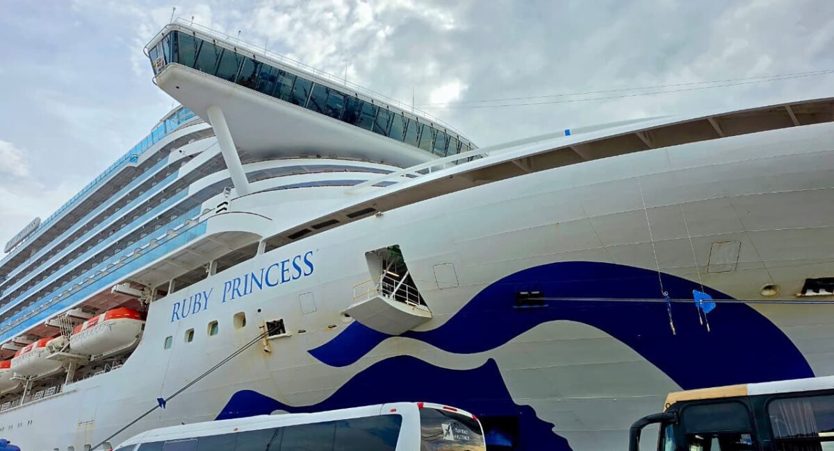 Crucero Ruby Princess llega a Mazatlán con más de 2 mil 400 turistas a bordo