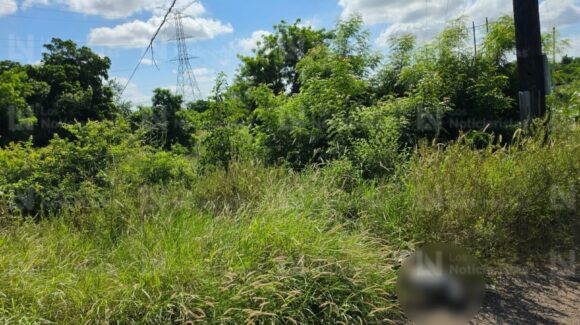 Asesinada y emplayada encuentran a una persona en la carretera vieja a Navolato, Sinaloa