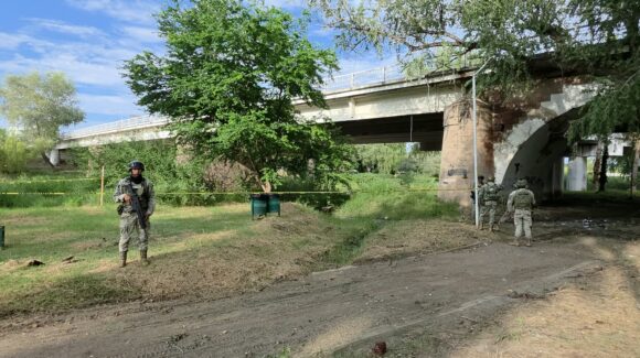 Sabuesos Guerreras AC localizan cadáver a la orilla del río Tamazula de Culiacán, Sinaloa