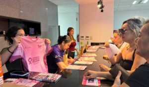 ¡Sold out! Culiacán está listo para la Carrera Rosa 2026; entregan kits a corredores para este domingo