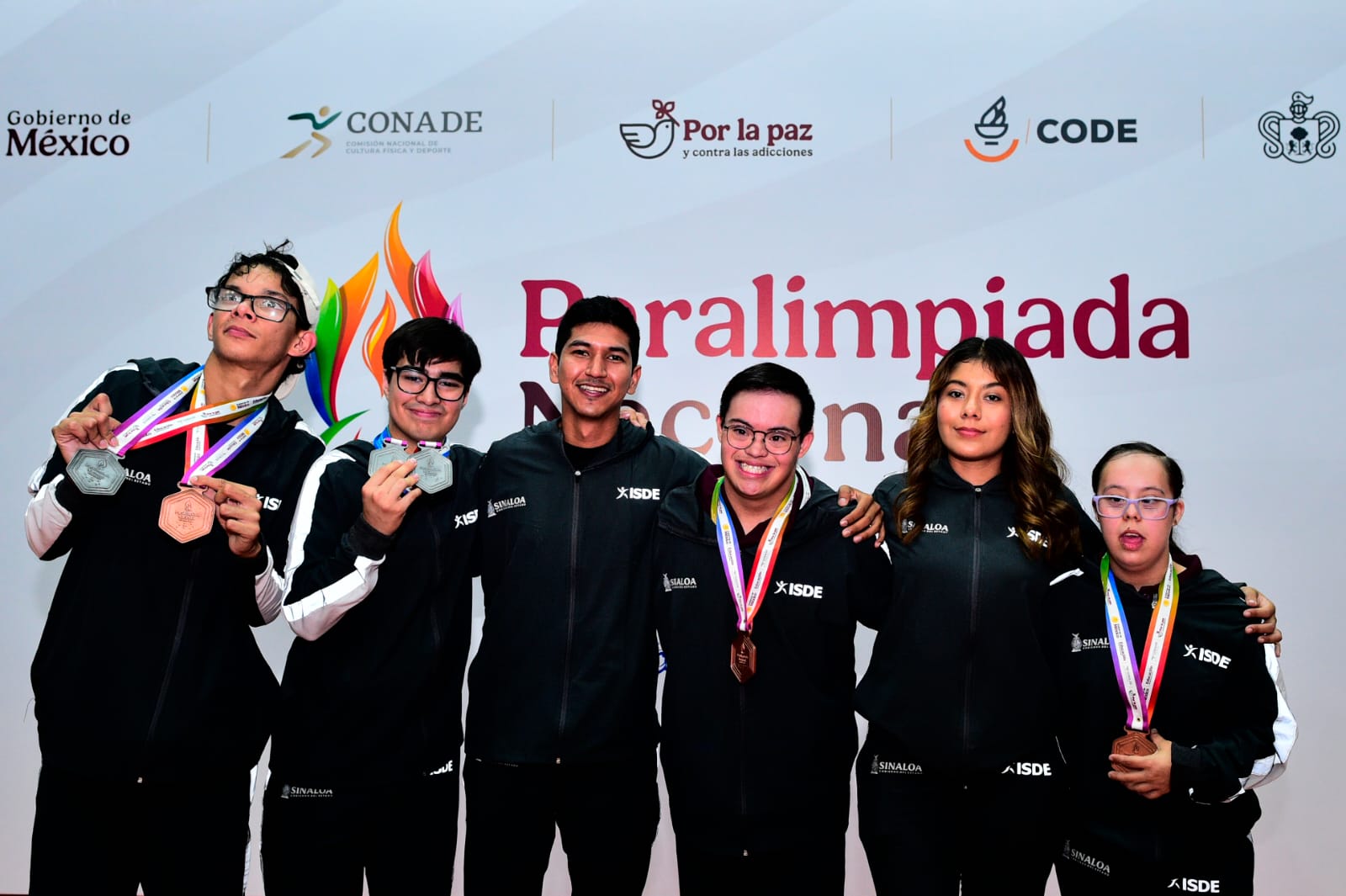 Delegación sinaloense en la competencia de paratenis de mesa