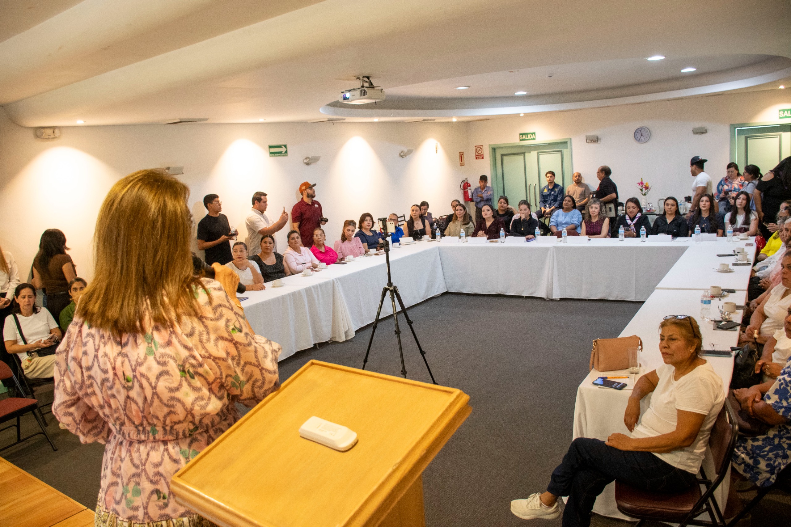 Encuentro Red Emprende Mujer, encabezado por Delia Barraza, en Culiacán
