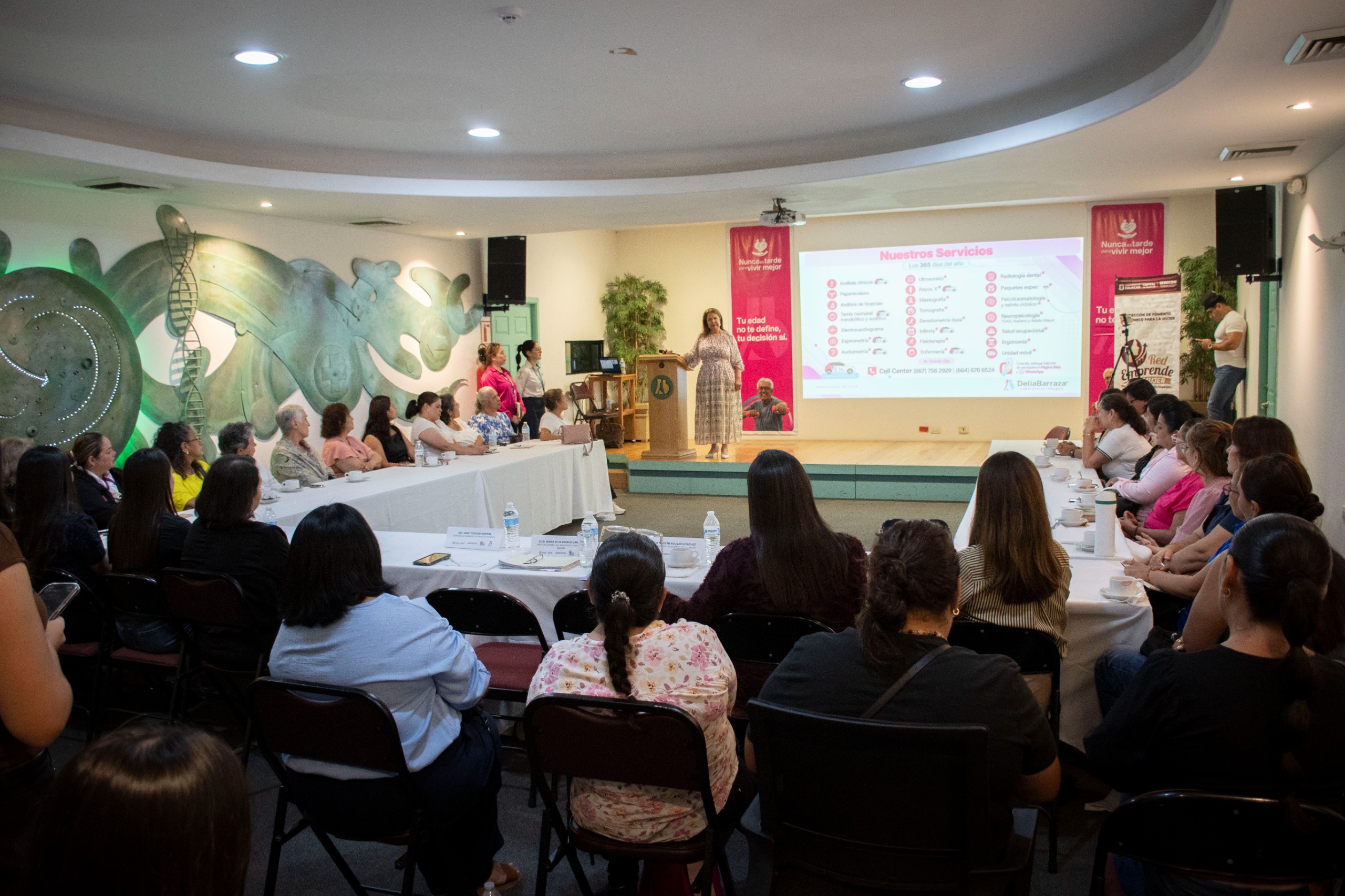 Encuentro Red Emprende Mujer, encabezado por Delia Barraza, en Culiacán