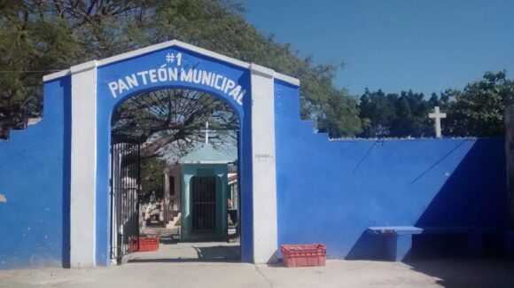 Drogas y hasta ropa interior entre las tumbas: denuncian profanaciones en panteón de Villa Unión, Mazatlán, Sinaloa