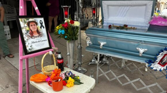 Los Mochis despide a la “Güera Pesos”; familiares y amigos le dan el último adiós
