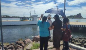 ¡Buen viaje! Temporada de capturas en altamar arranca este 7 de octubre y familiares en Mazatlán despiden a sus pescadores