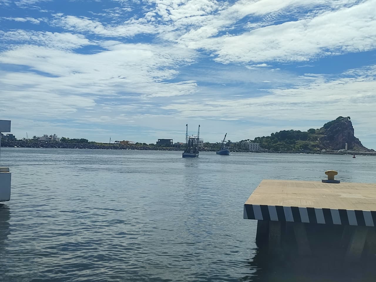 Familiares en Mazatlán despiden a sus pescadores