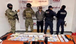 Con dinero y armas, vuelve a caer ‘El Moco’, exalcalde electo de Chignahuapan y presunto ‘huachicolero’, en Puebla