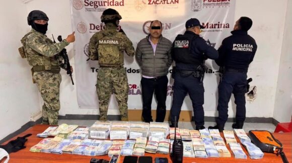 Con dinero y armas, vuelve a caer ‘El Moco’, exalcalde electo de Chignahuapan y presunto ‘huachicolero’, en Puebla