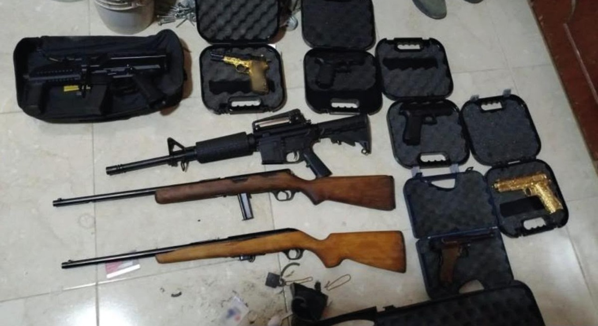 Detenciones y decomisol de armas en Puebla y Ciudad de México