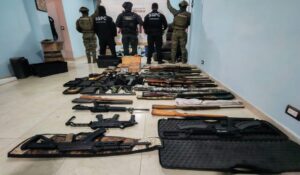 ¡Se dedicaban a la fabricación de armas artesanales! Arrestan a ‘Gato’, ‘Chayo’ y 2 hombres más, en Puebla y CDMX