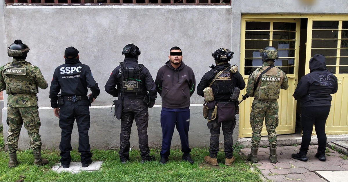 Detenciones y decomisol de armas en Puebla y Ciudad de México