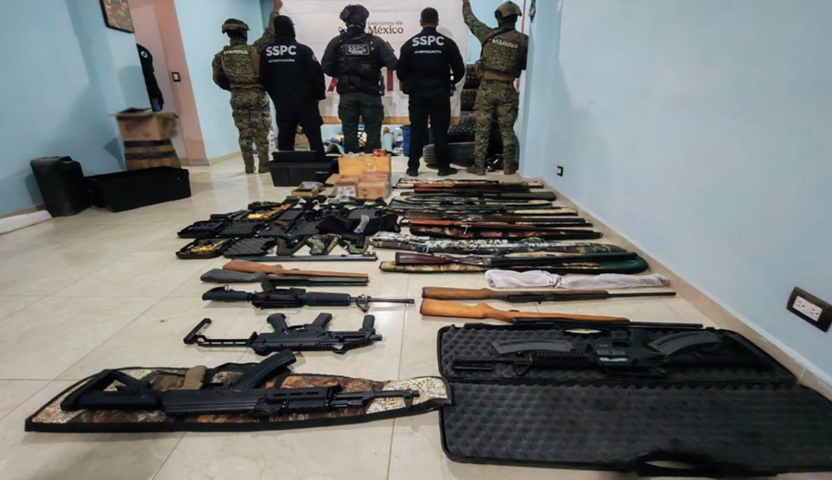 Detenciones y decomisol de armas en Puebla y Ciudad de México