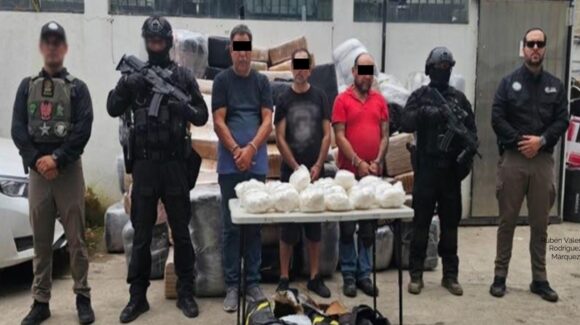 Decomisan más de 1.5 toneladas de marihuana y 28 kilos de metanfetamina en carretera de Mazatlán, Sinaloa