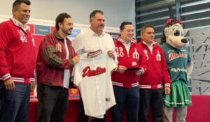 Los Diablos Rojos del México presentan a Benjamín Gil como su nuevo manager