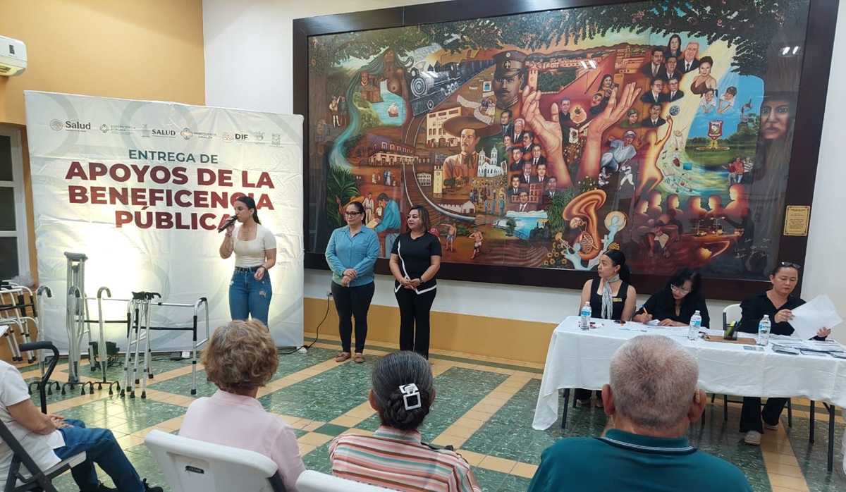 DIF Salvador Alvarado entrega apoyos funcionales