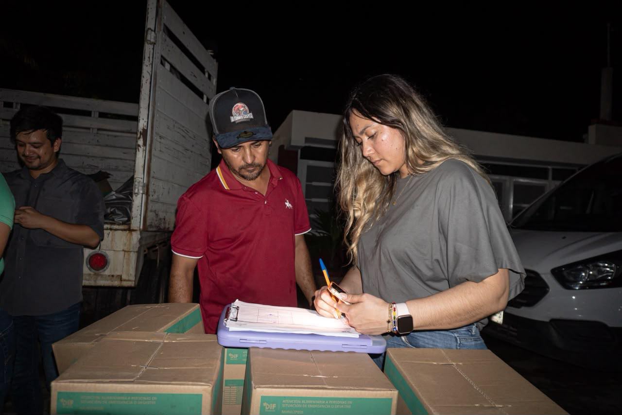 DIF y Protección Civil atienden a familias tras afectaciones por oleaje en Cospita