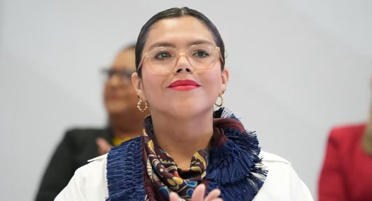 La diputada local Sthefany Rea se registra en proceso interno de Morena para la Coordinación Federal del Distrito 07 de Sinaloa