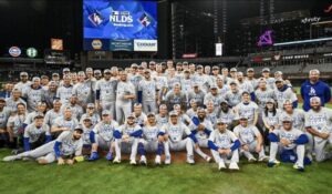 Dodgers vuelven a la pelea por el tricampeonato