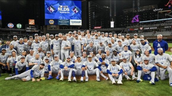 Dodgers vuelven a la pelea por el tricampeonato