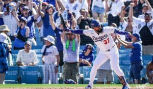 Dodgers derrotan a Bravos en el primer juego de la Serie Divisional en MLB