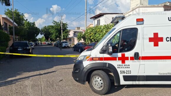 Ejecutan a un hombre frente a una escuela primaria de Barrancos en Culiacán, Sinaloa
