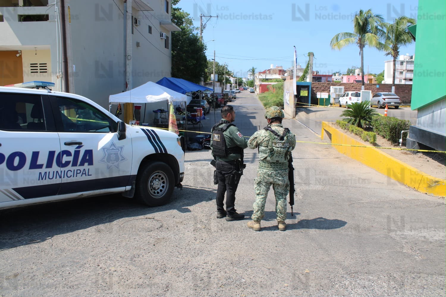 Ejecutan a balazos a motociclista en puesto de tacos en el Infonavit Playas en Mazatlán