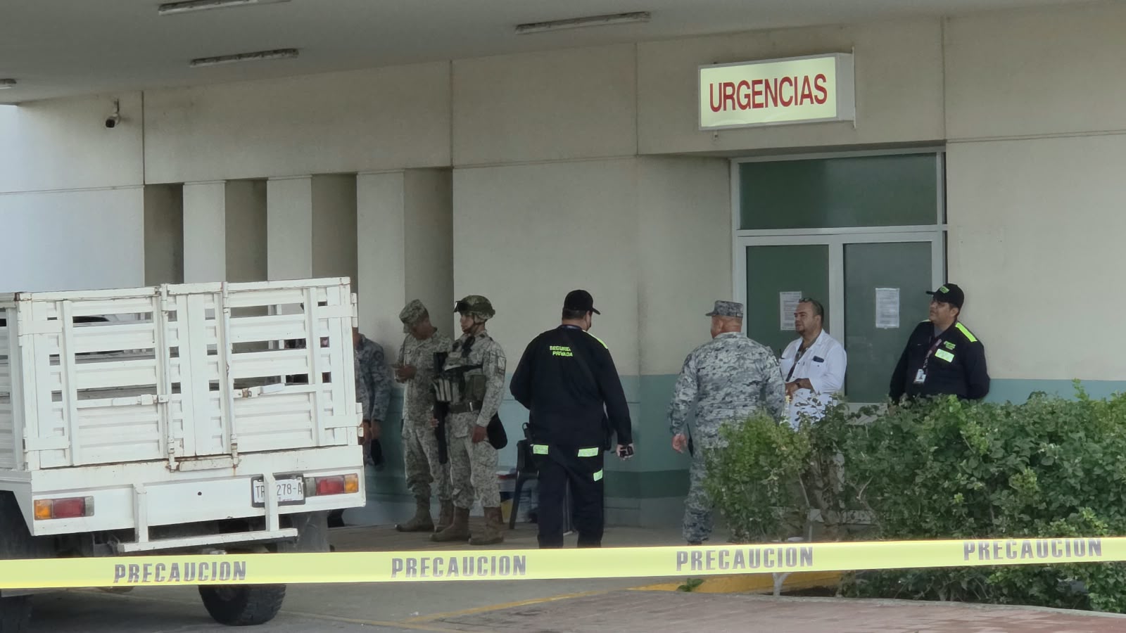 Personal militar resguarda entrada a urgencias del Hospital General de Culiacán